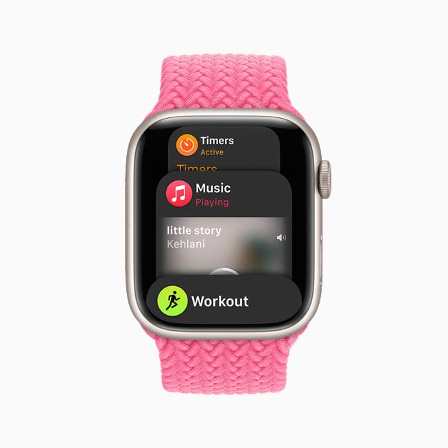 Yeniden tasarlanan Dock, Apple Watch Series 7’de Saya?lar, Müzik ve Antrenman gibi son kulland???n?z uygulamalar? g?steriyor.