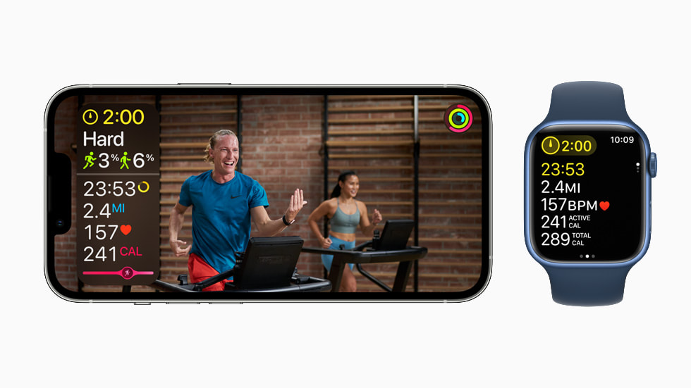 iPhone 13’te ve Apple Watch Series 7’de Ko?u Band? antrenman? i?in Yo?unluk bilgisi g?steriliyor.