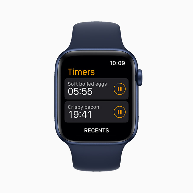 Apple Watch Series 6 ekran?nda ?zelle?tirilmi? saya?lar g?steriliyor.