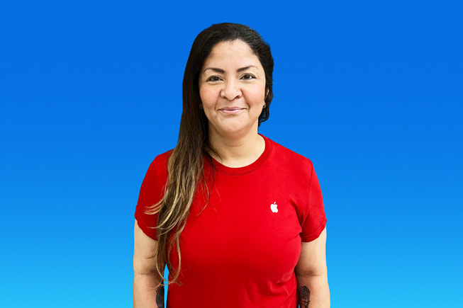 Apple Store team member Sandra Maranh?o.
