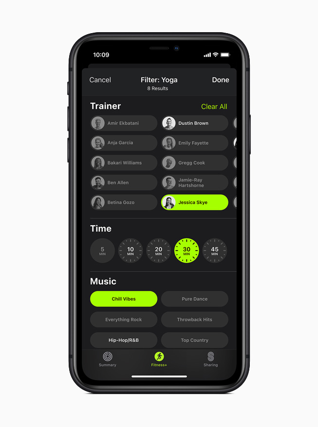 Yoga Trainingsfilter in Apple Fitness+ auf einem iPhone 11 Pro.