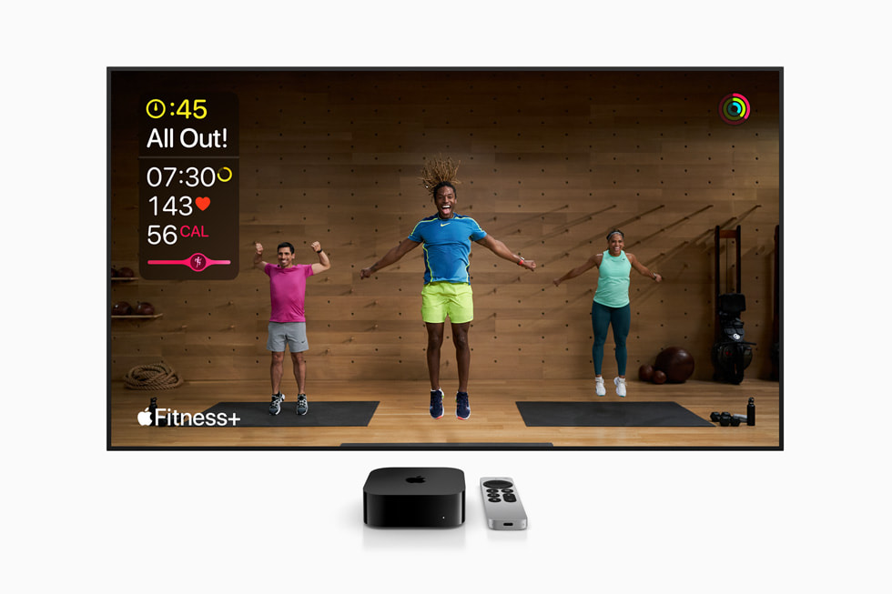 Apple TV 4K’n?n ekran?nda bir Apple Fitness+ antrenman? g?steriliyor.