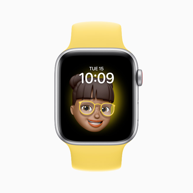 Apple Watch SE’nin ekran?nda bir Memoji.