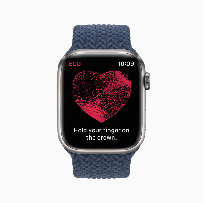 Apple Watch Series 7’deki elektriksel kalp sens?rü g?steriliyor.