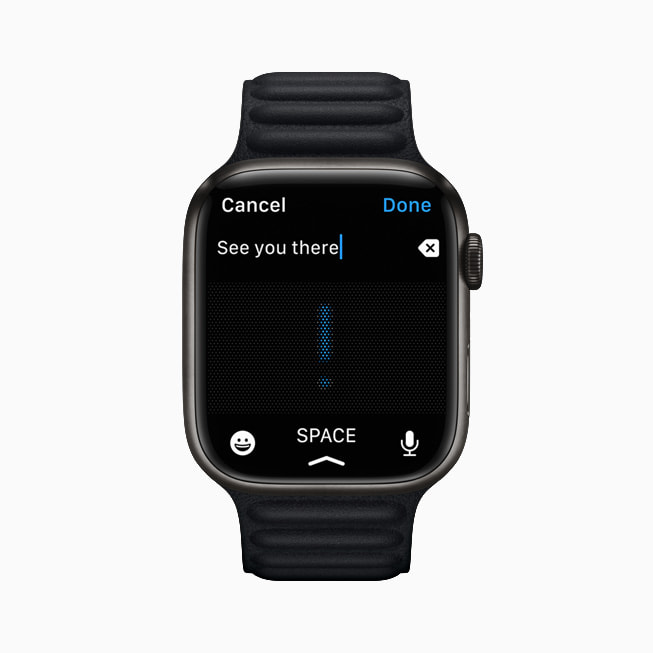 Mesajlar uygulamas?ndaki Dikte i?levi Apple Watch Series 7’de g?steriliyor.