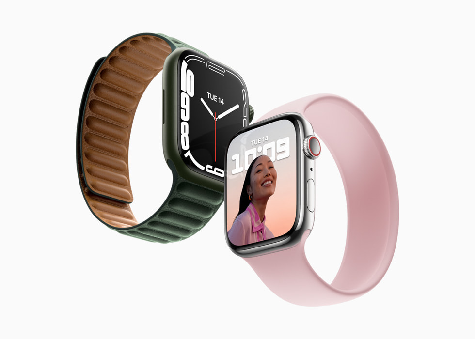 Apple?Watch?Series?7 iki farkl? saat kay???yla g?steriliyor.