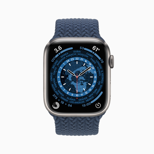 Apple Watch Series 7 yeni Dünya Saati kadran?yla g?steriliyor.