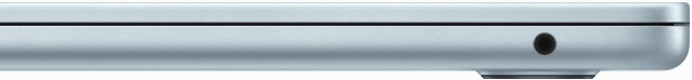 C?té droit du MacBook Air montrant la prise casque