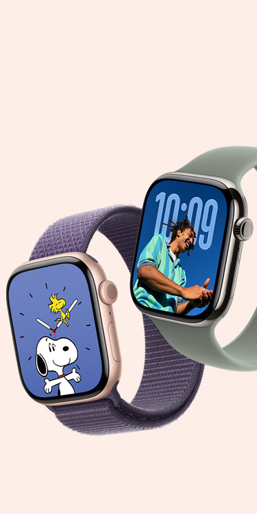Apple Watch Series 11-enheder med urkasse i aluminium i farven space grey og urkasse i titanium i farven naturlig, urskiverne Nuser og Fotos, Sport Loop i sart lilla og Solo Loop i gr?gr?n