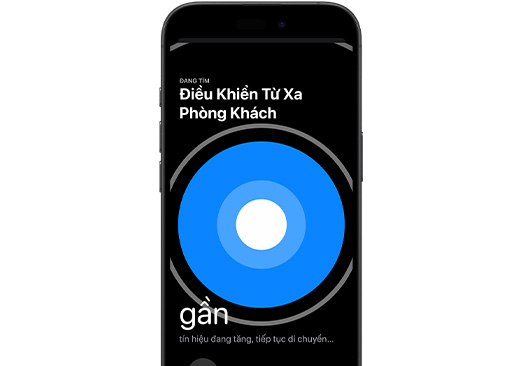 iPhone ?ang ???c s? d?ng ?? tìm Siri Remote